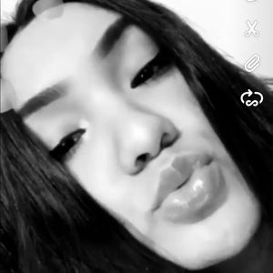 Meet your Posher, Esperanza